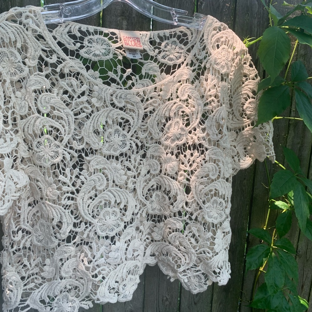 Cream Lace Crop Tee